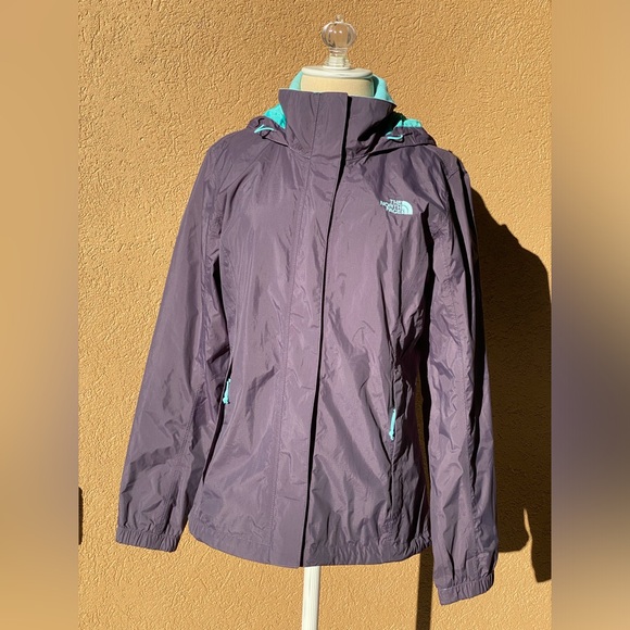 The North Face - Women’s DryVent Rain Jacket - Size Medium - Picture 5 of 12